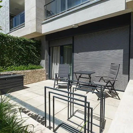 מלון דירות Carbona Great Time 4*